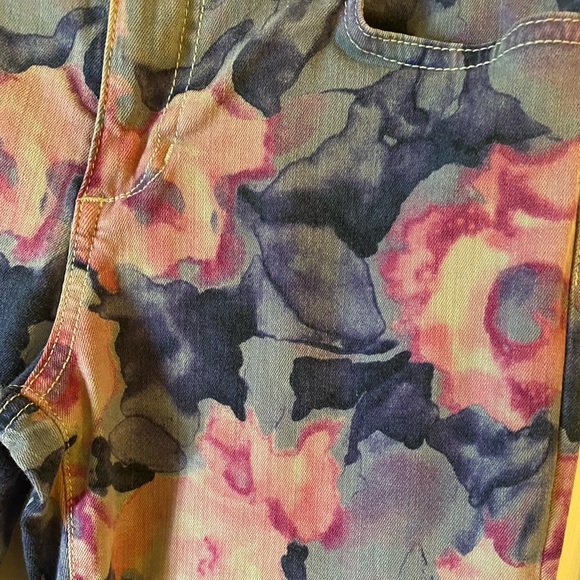 JOE’S JEANS WATERCOLOR FLORAL HIGH WATER JEANS - Picture 2 of 5